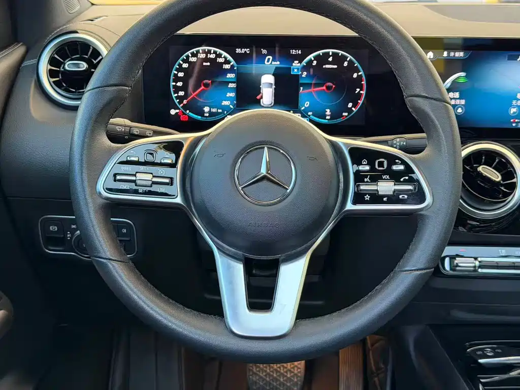 Mercedes-Benz GLA 2023 — фото 13