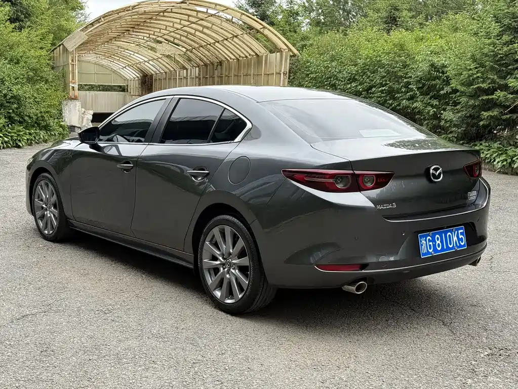 Mazda 3 Axela 2023 — фото 20