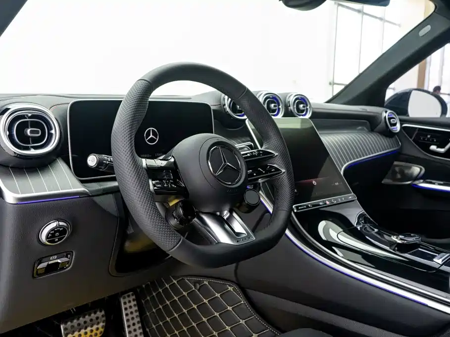 Mercedes-Benz GLC AMG 2025 — фото 16