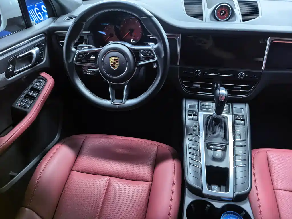 Porsche Macan 2019 — фото 10