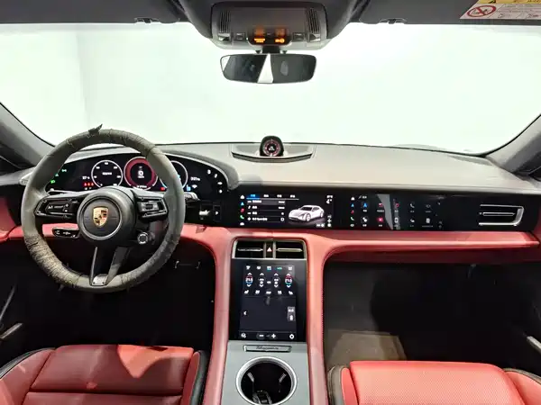 Porsche Taycan 2025