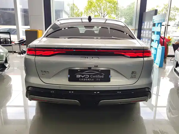 BYD Han L 2025