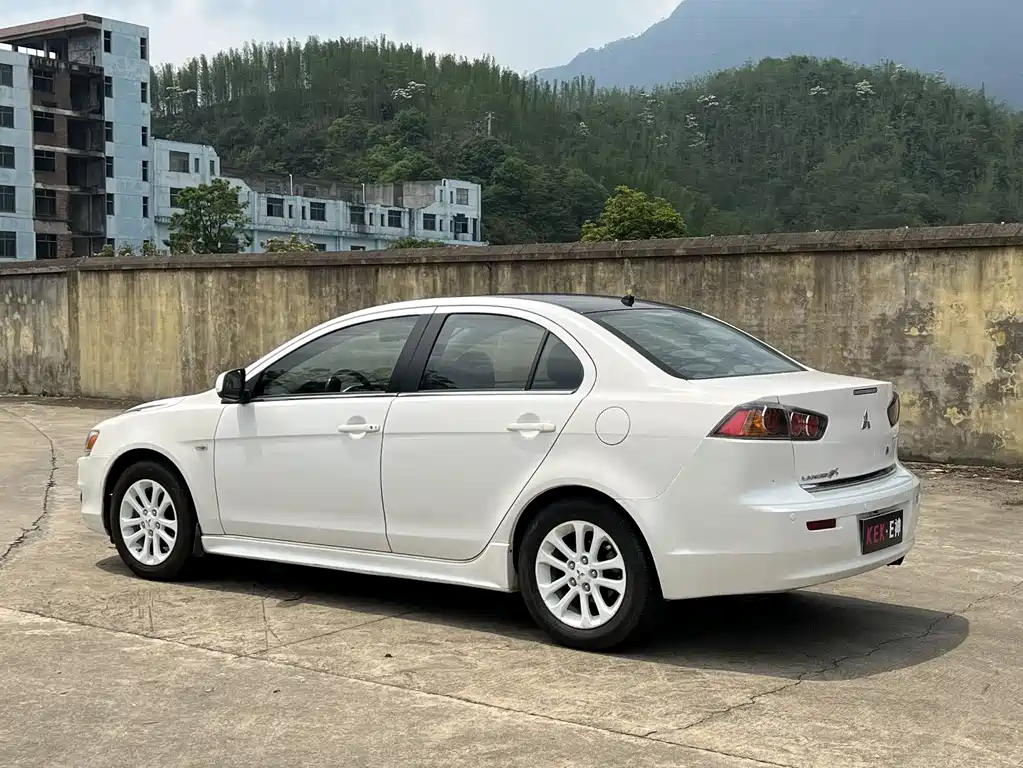 Mitsubishi Lancer EX 2013 — фото 14