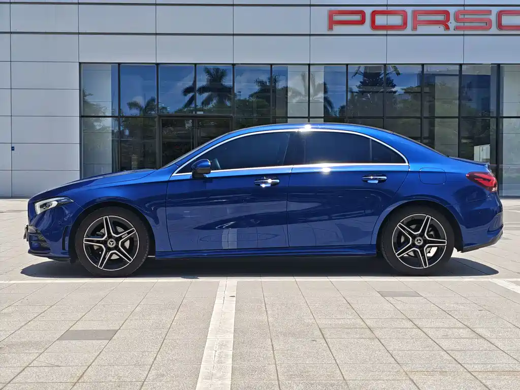 Mercedes-Benz A-Class 2022 — фото 10