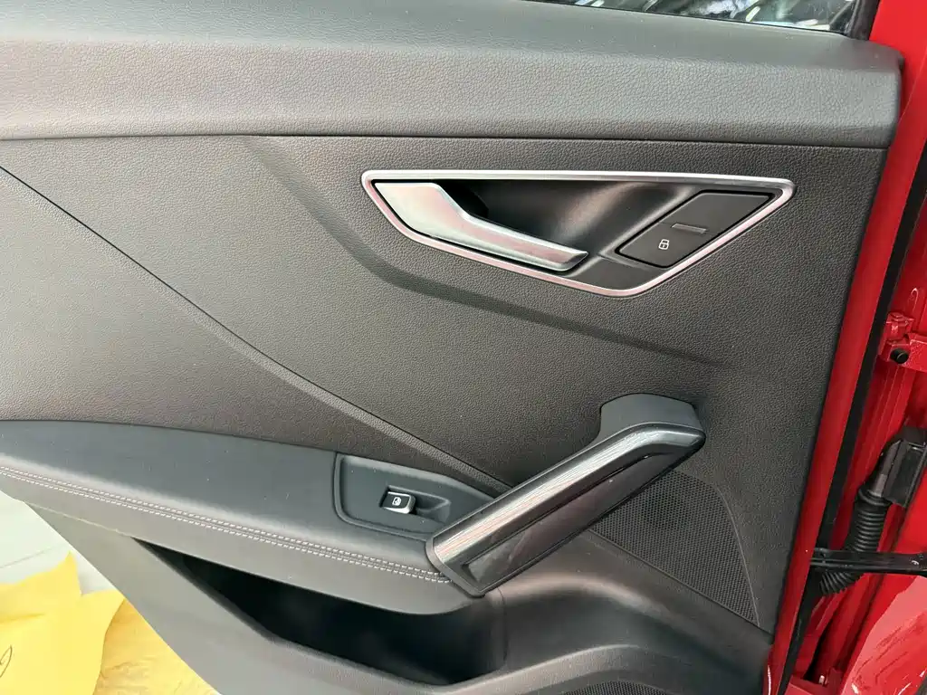 Audi Q2L 2022 — фото 16