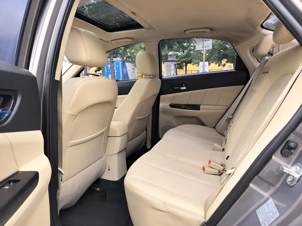 Changan Eado 2015 — фото 15