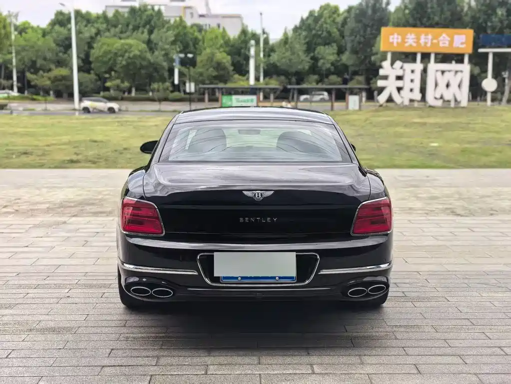 Bentley Flying Spur 2022 — фото 12