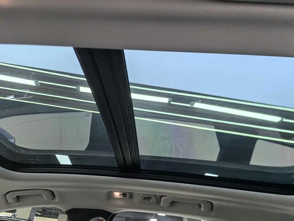 Volvo XC60 2019 — фото 13