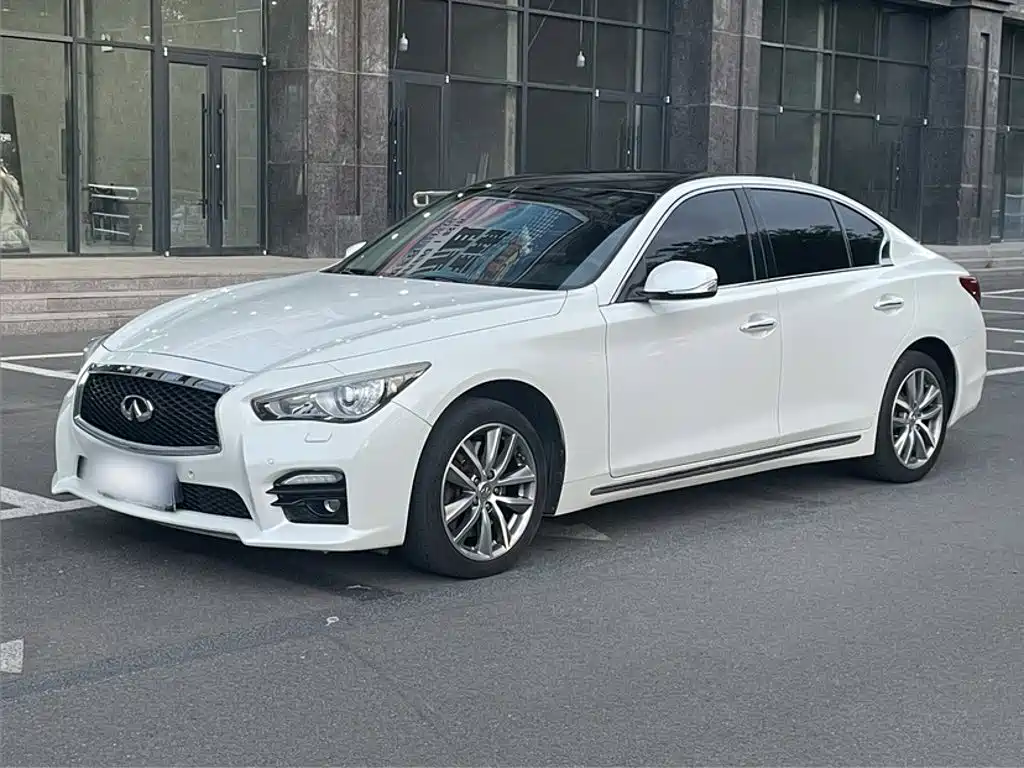 Infiniti Q50L 2015