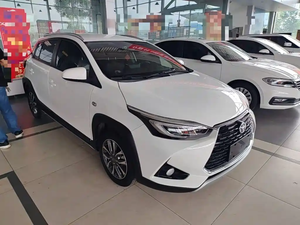 Toyota Yaris L 2023