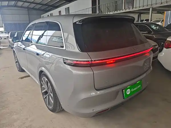 Li Auto L8 2025