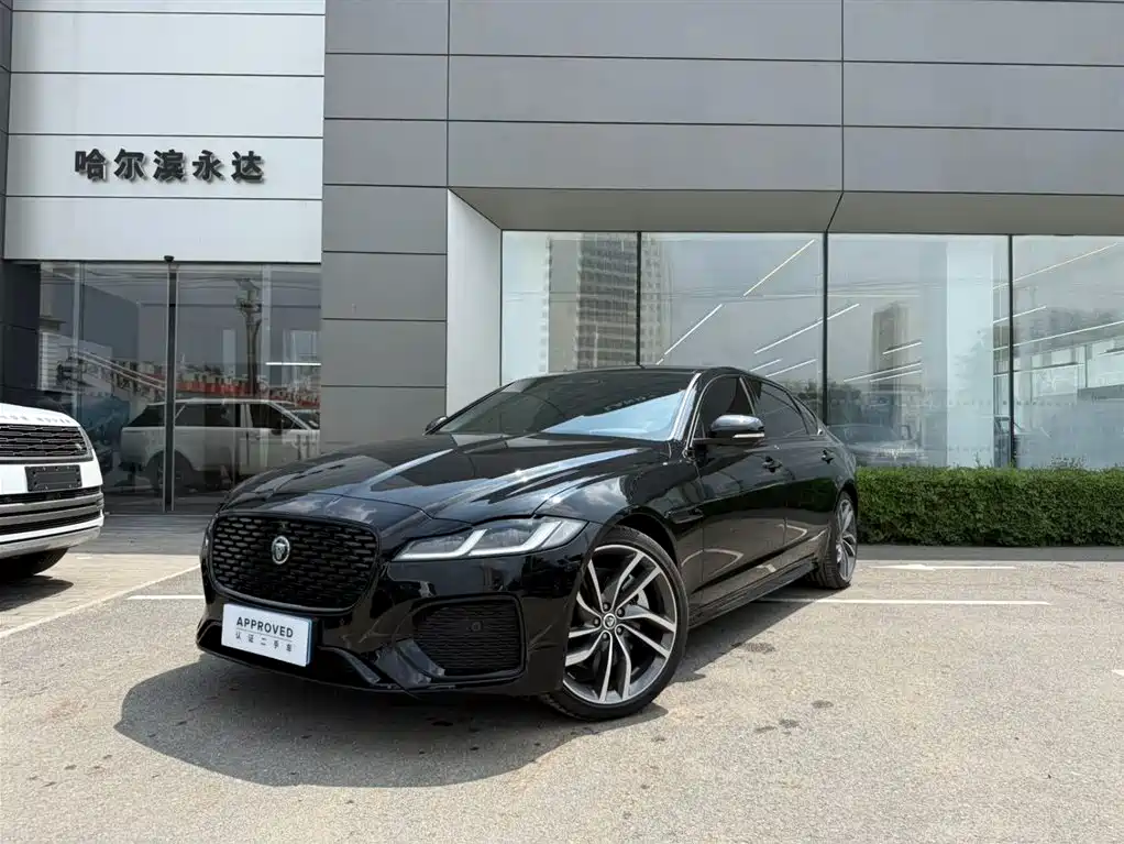 Jaguar XFL 2025 — фото 1