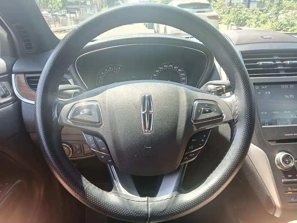 Lincoln MKC 2017 — фото 20
