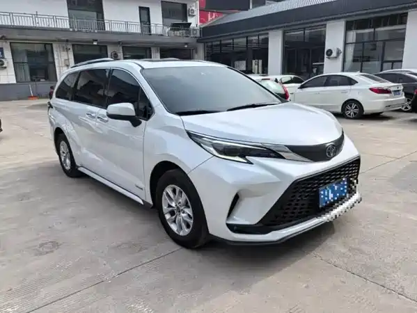 Toyota Granvia 2024