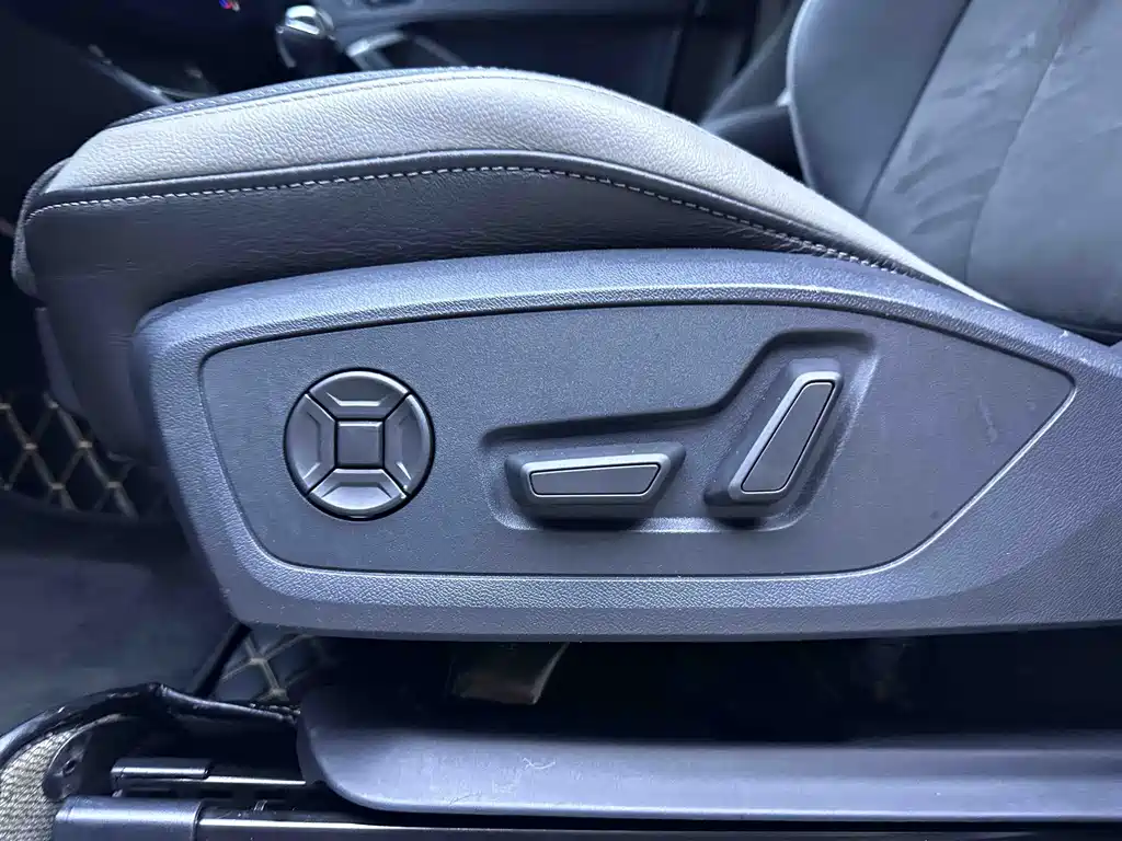 Audi Q3 2023 — фото 18