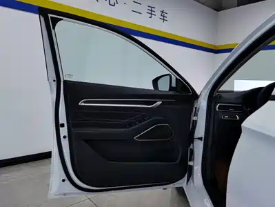 Geely Emgrand 2024