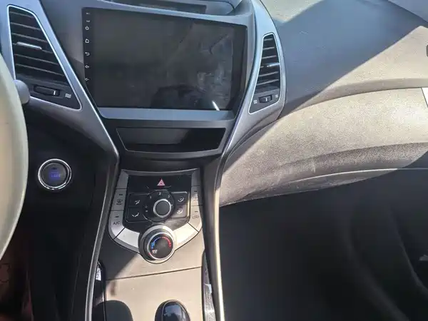 Hyundai Elantra Langdong 2015