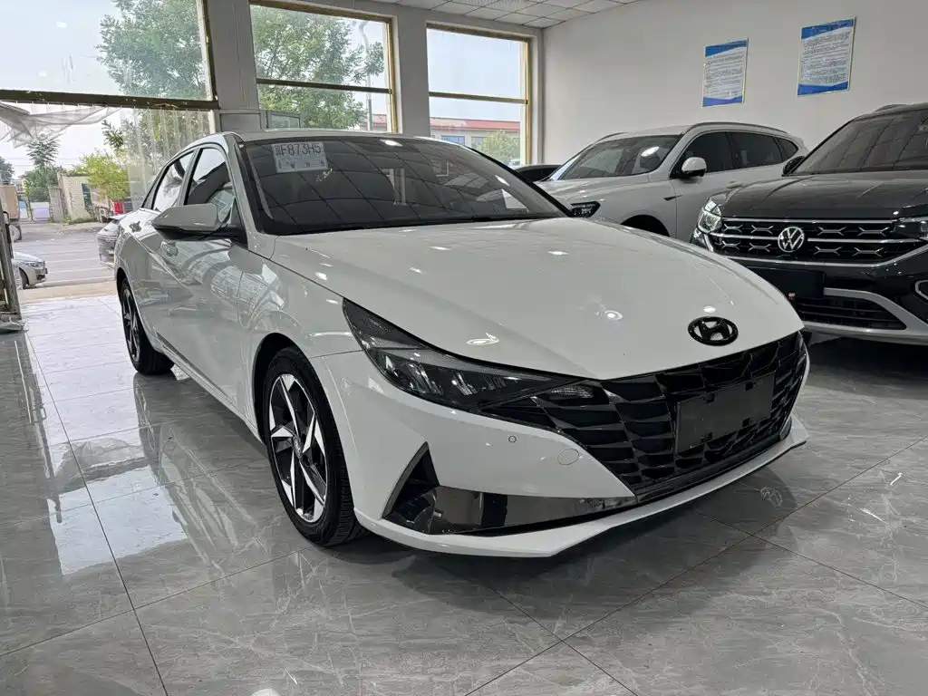 Hyundai Elantra 2023