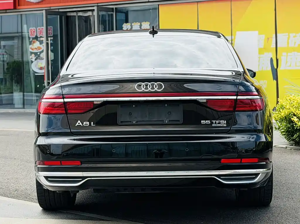 Audi A8 2018 — фото 4