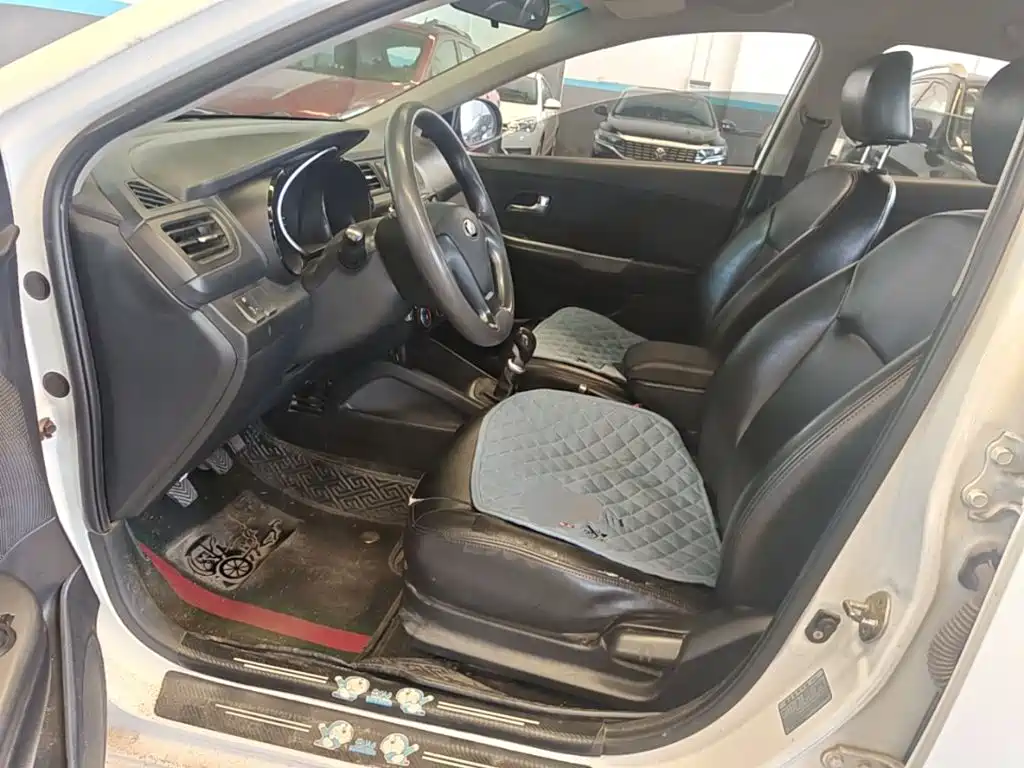 Kia K2 2015 — фото 15