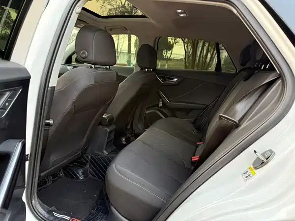 Audi Q2L 2018