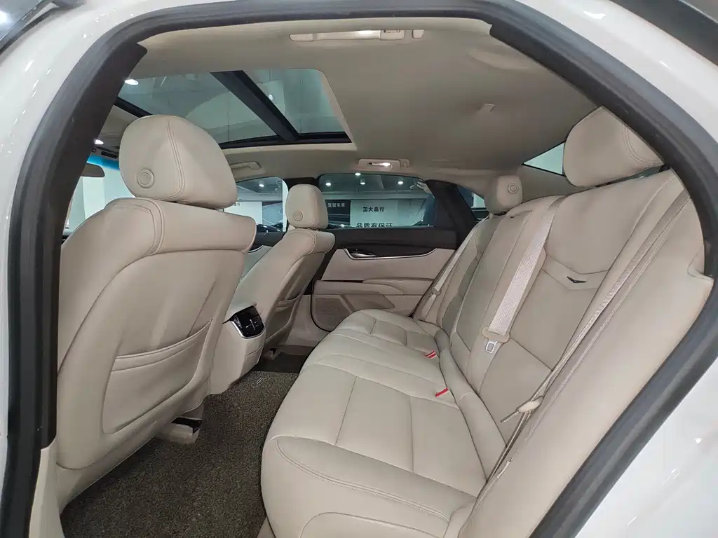 Cadillac XTS 2015 — фото 17