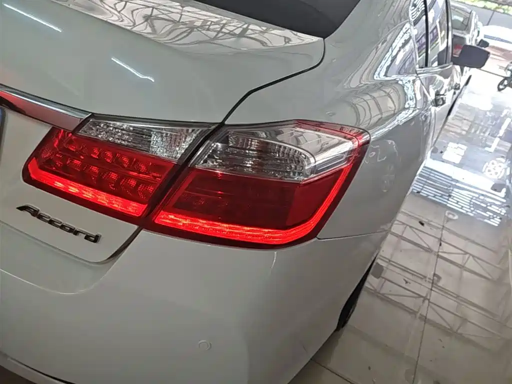 Honda Accord 2015 — фото 8