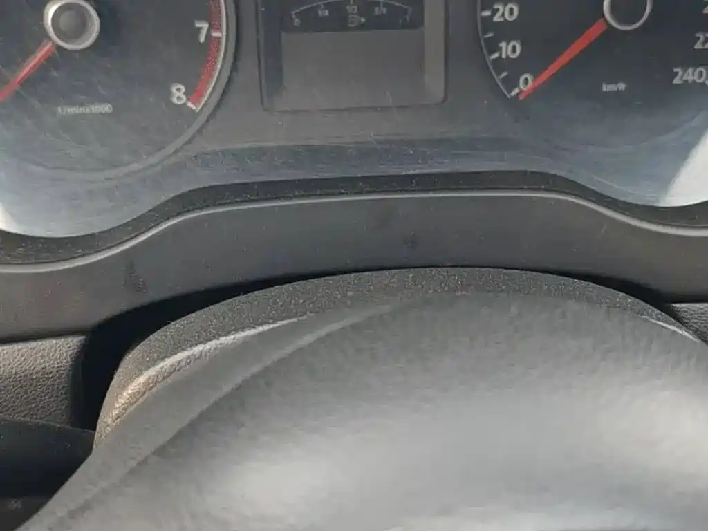 Volkswagen Sagitar 2013