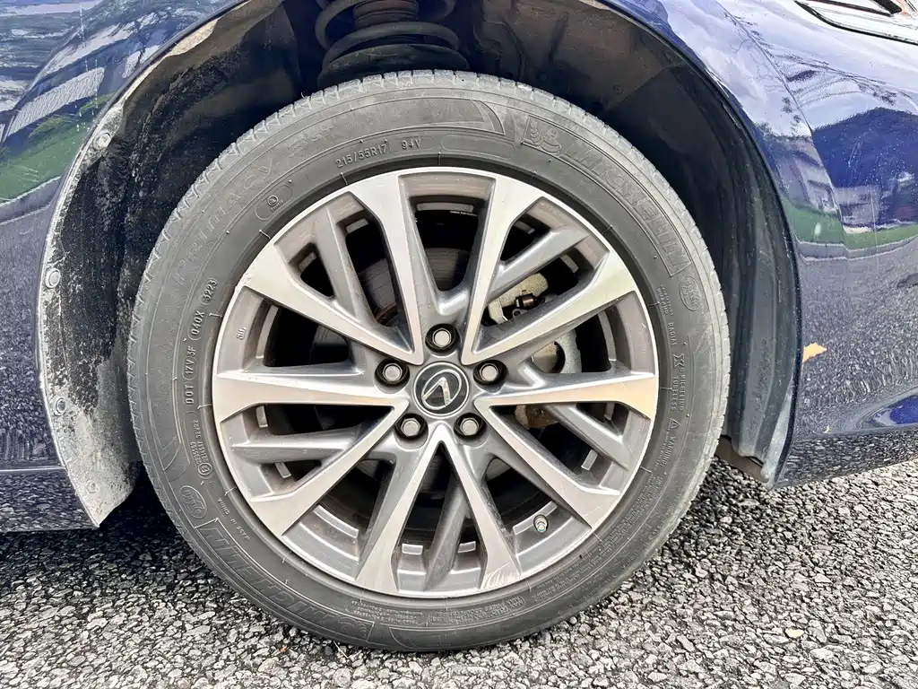 Lexus ES 2023 — фото 15