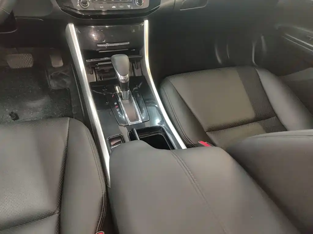 Honda Accord 2017 — фото 14