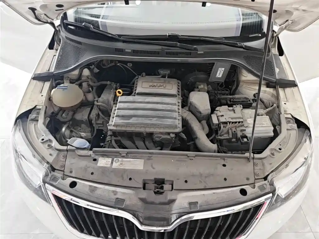 Skoda Rapid Spaceback 2016 — фото 20
