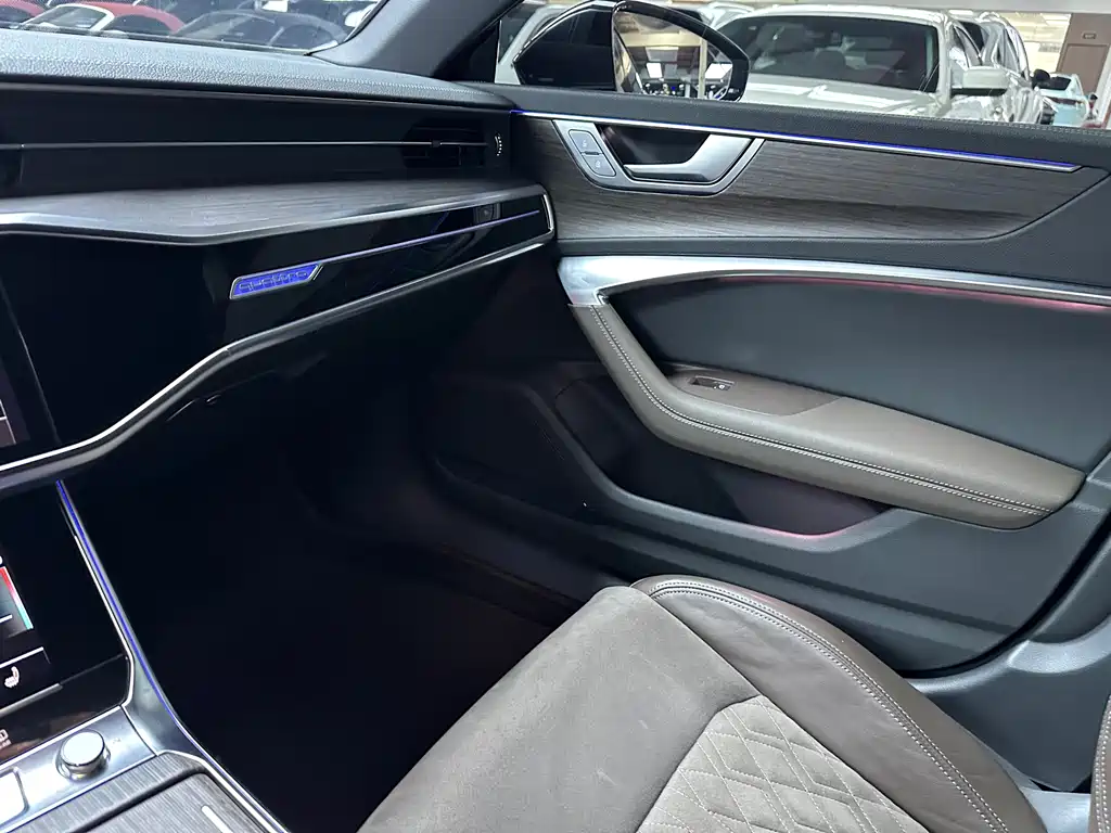 Audi A7L 2022 — фото 10