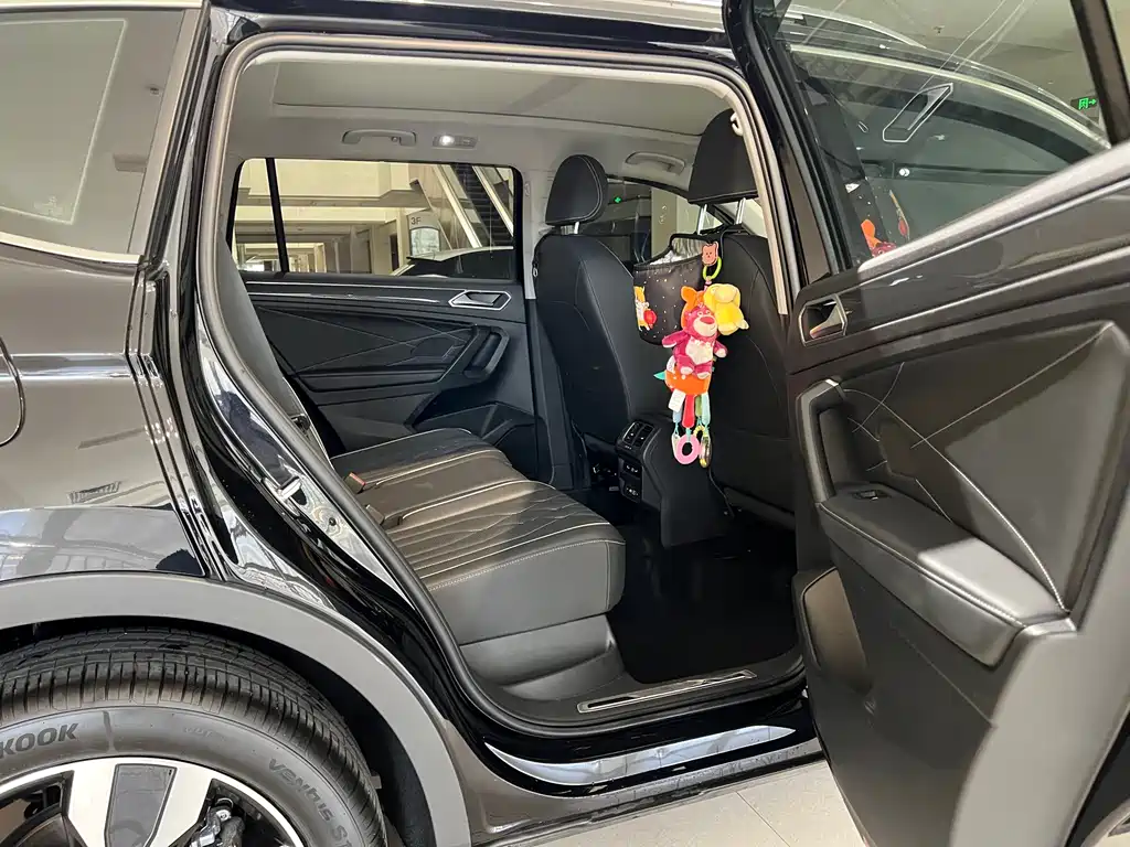 Volkswagen Tiguan L 2021 — фото 14