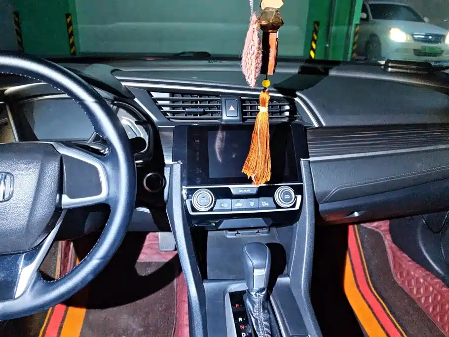 Honda Civic 2019 — фото 13