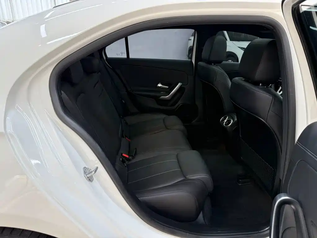 Mercedes-Benz A-Class 2023 — фото 22