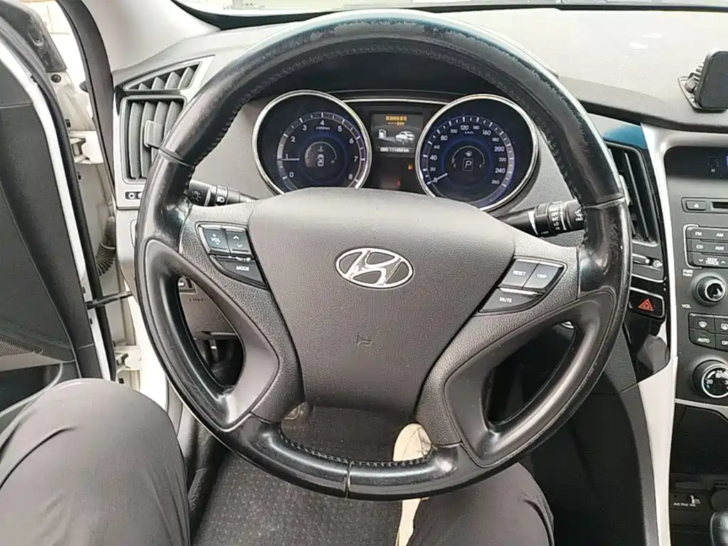 Hyundai Sonata 2016 — фото 11