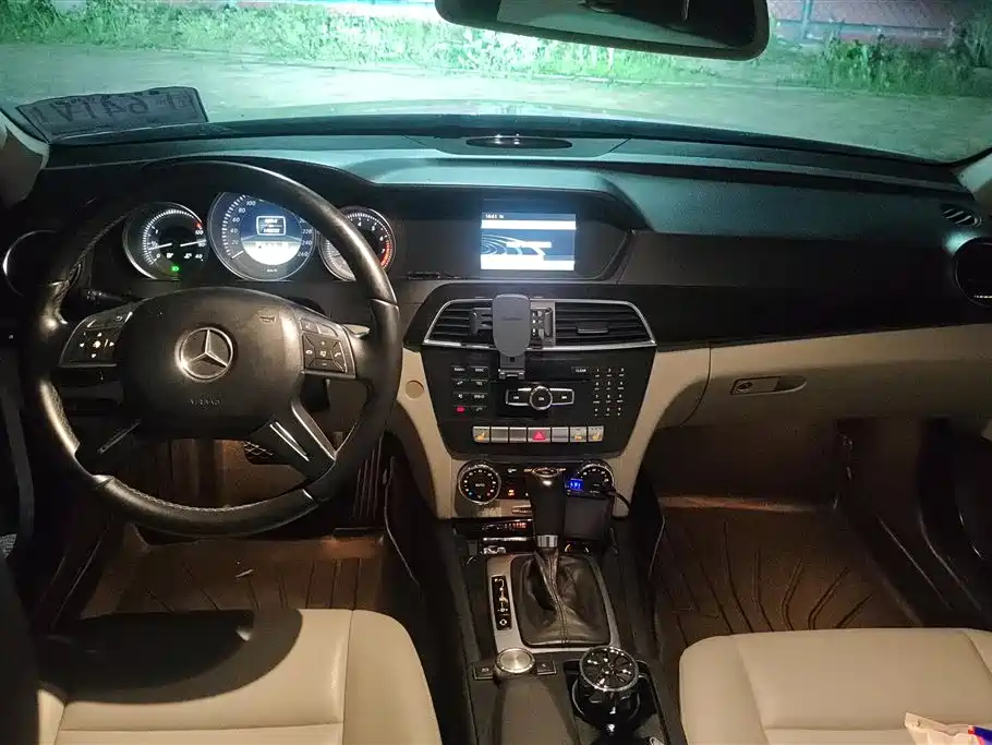 Mercedes-Benz C-Class 2012 — фото 12