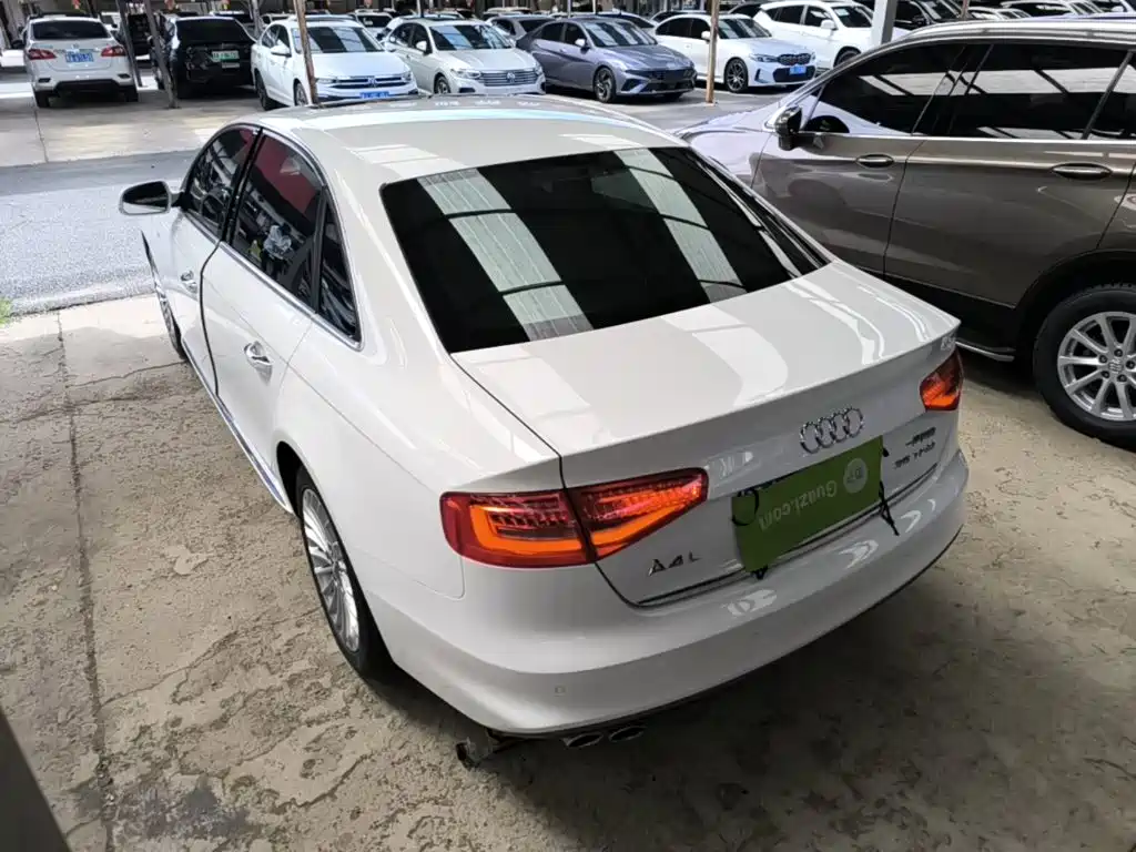 Audi A4L 2016