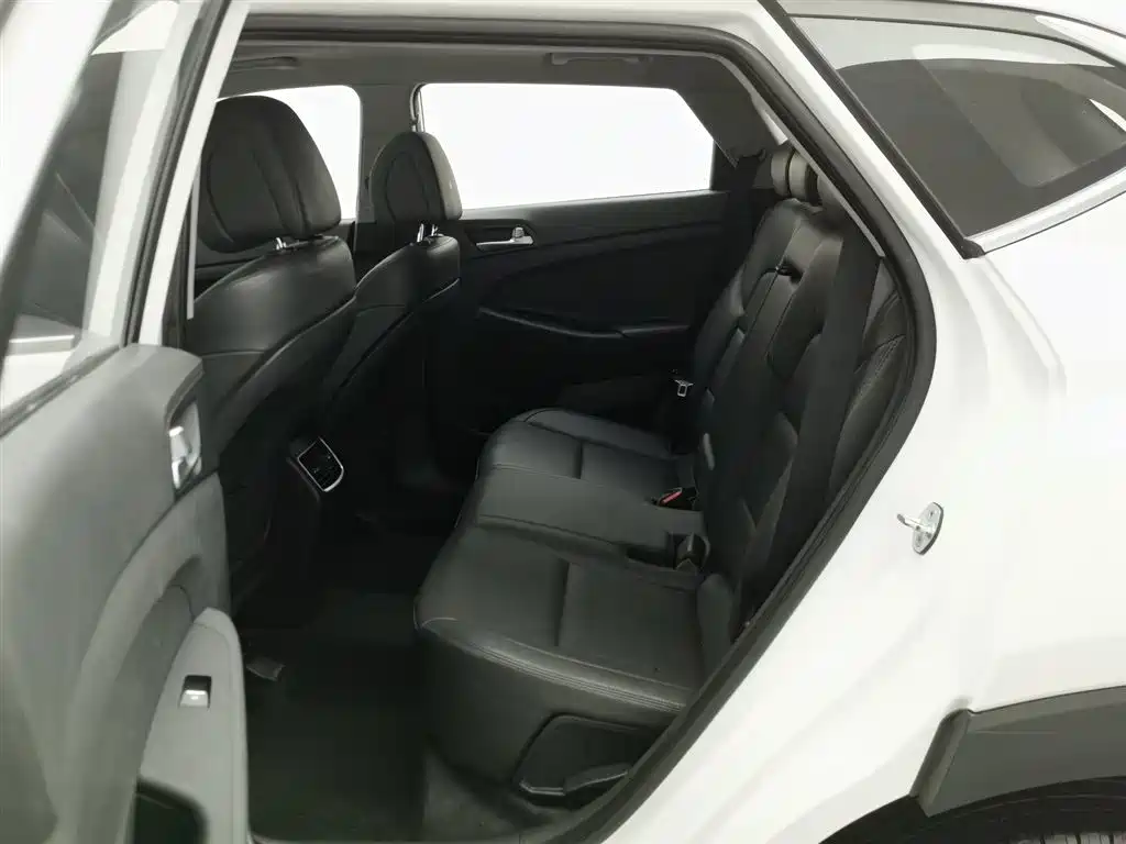 Hyundai Tucson 2016 — фото 15