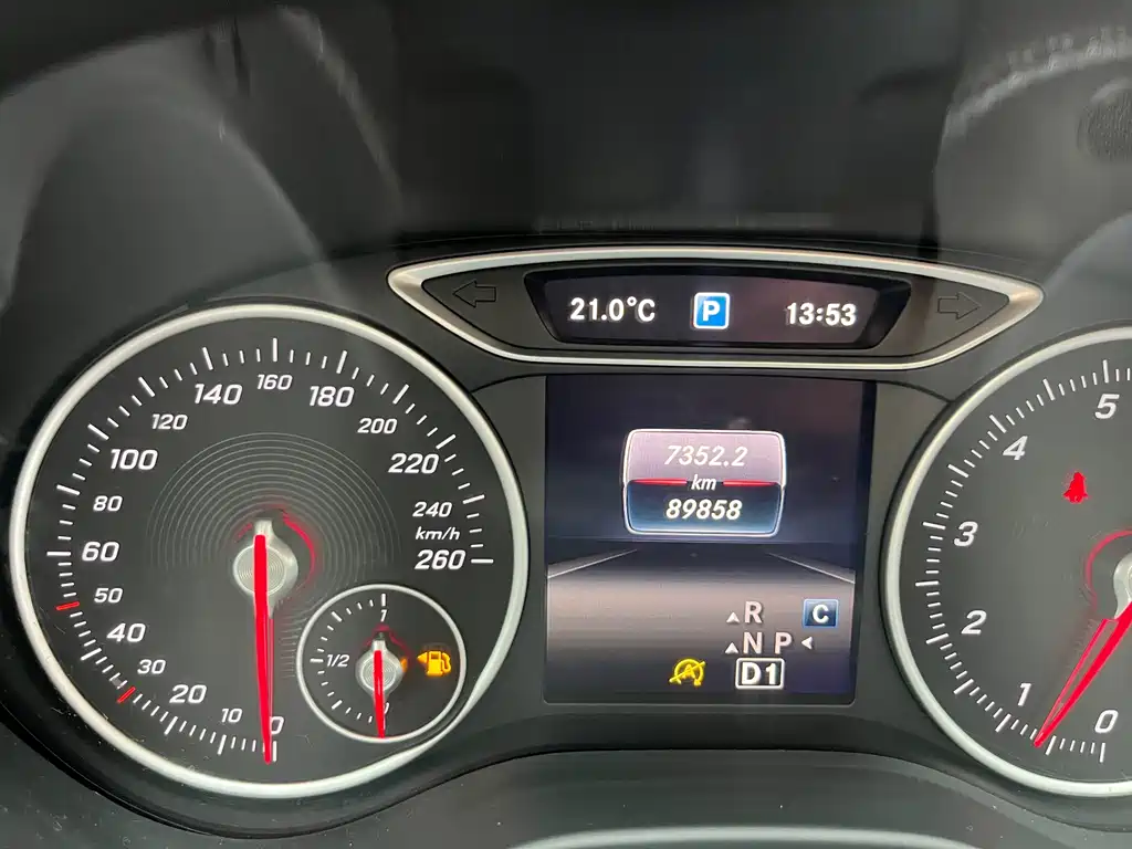 Mercedes-Benz A-Class 2017 — фото 11