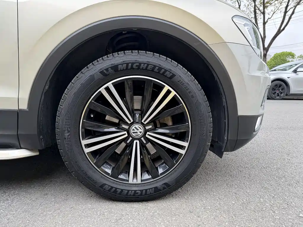 Volkswagen Tiguan L 2019 — фото 15