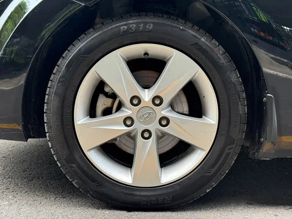 Hyundai Elantra 2013