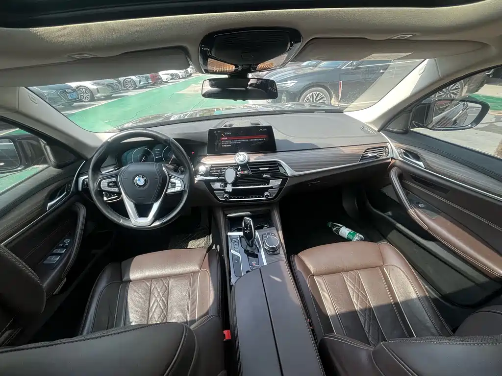 BMW 5 Series New Energy 2019 — фото 6