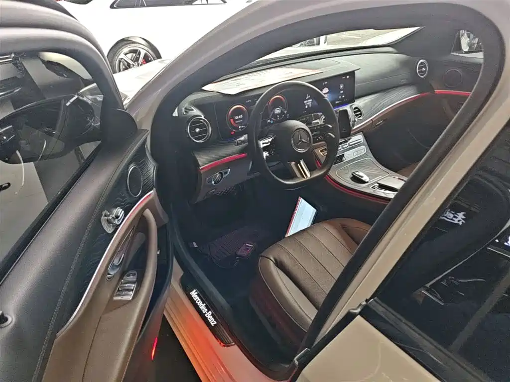 Mercedes-Benz E-Class 2021 — фото 16
