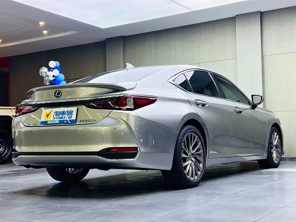 Lexus ES 2019 — фото 4