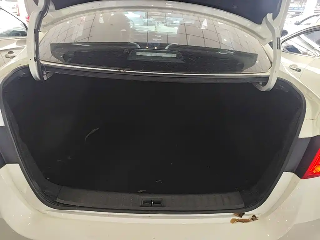 Nissan Sylphy 2023 — фото 19
