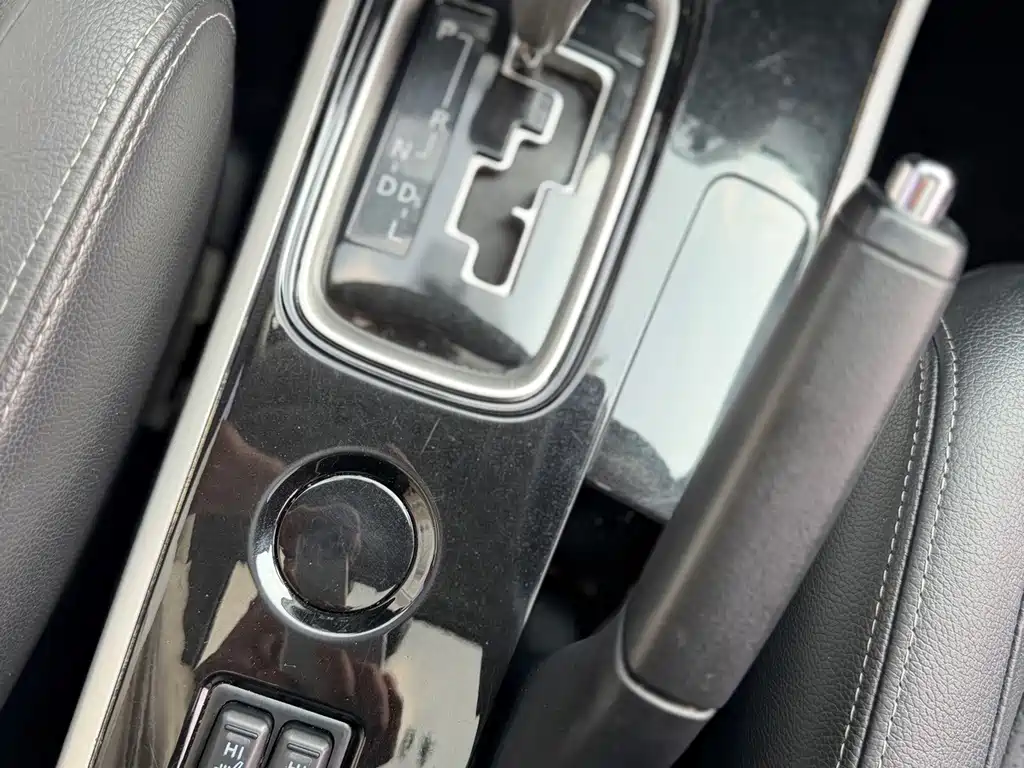 Mitsubishi Outlander 2018 — фото 16