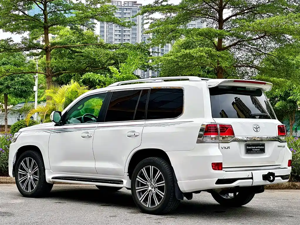 Toyota Land Cruiser 2010 — фото 5