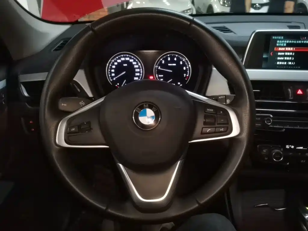 BMW X1 2018 — фото 11