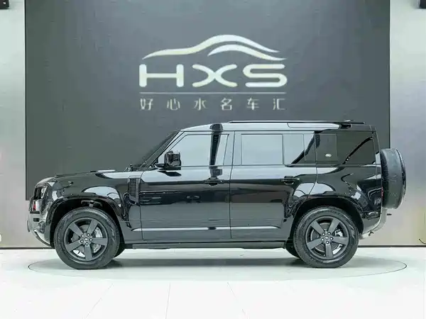 Land Rover Defender 2024